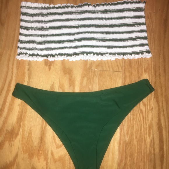 Bikini - Picture 2 of 3